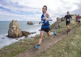 Varios corredores participan en el trail organizado por territorio de Costa Quebrada.