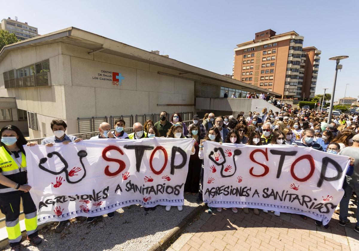 Manifestación en Santander contra las agresiones a sanitarios.