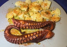 Pulpo a la plancha con patatas.