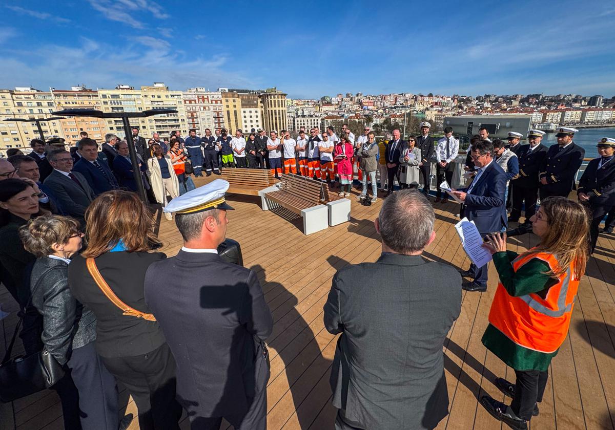 La ceremonia del cambio de bandera