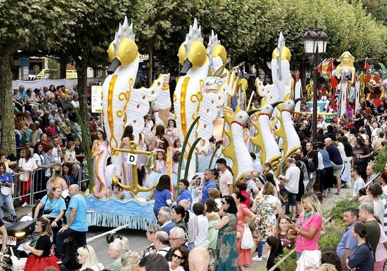 Desfile de carrozas de la Gala Floral, el año pasado.