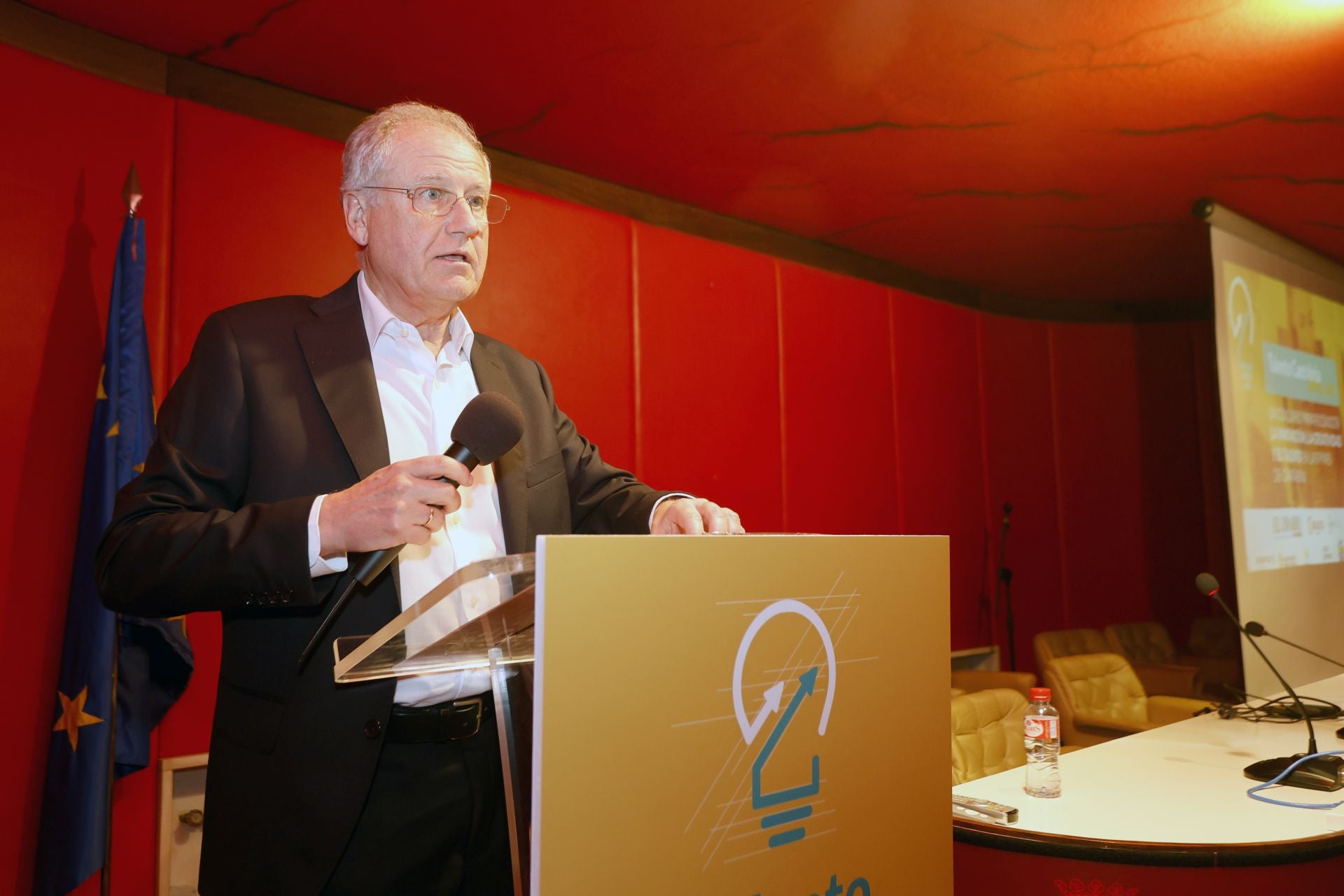 Eduardo Arasti, consejero de Industria y presidente de Sodercan cerró el acto.