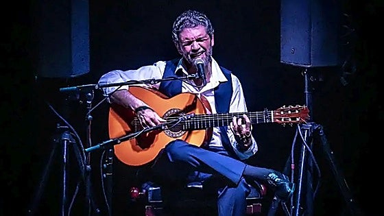 El guitarrista y compositor José Carlos Gómez trae a Santander su viaje por la vida de Paco de Lucía