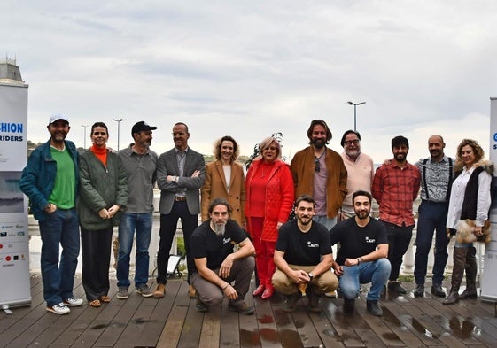 José Luis Callejo, Elena Gutiérrez, Carlos Sainz, Iván Díez de Velasco Odriozola, María García del Hierro, María Luz Fernández, Pedro García, Miguel Rincón, Estefan Martínez, Javier Martín Fresno y Blanca Mora Salmón. Debajo: Rubén Arroyo Vior, Mario García Ríos y José Carlos Aguirre Cirion, del equipo de JRM Drone.