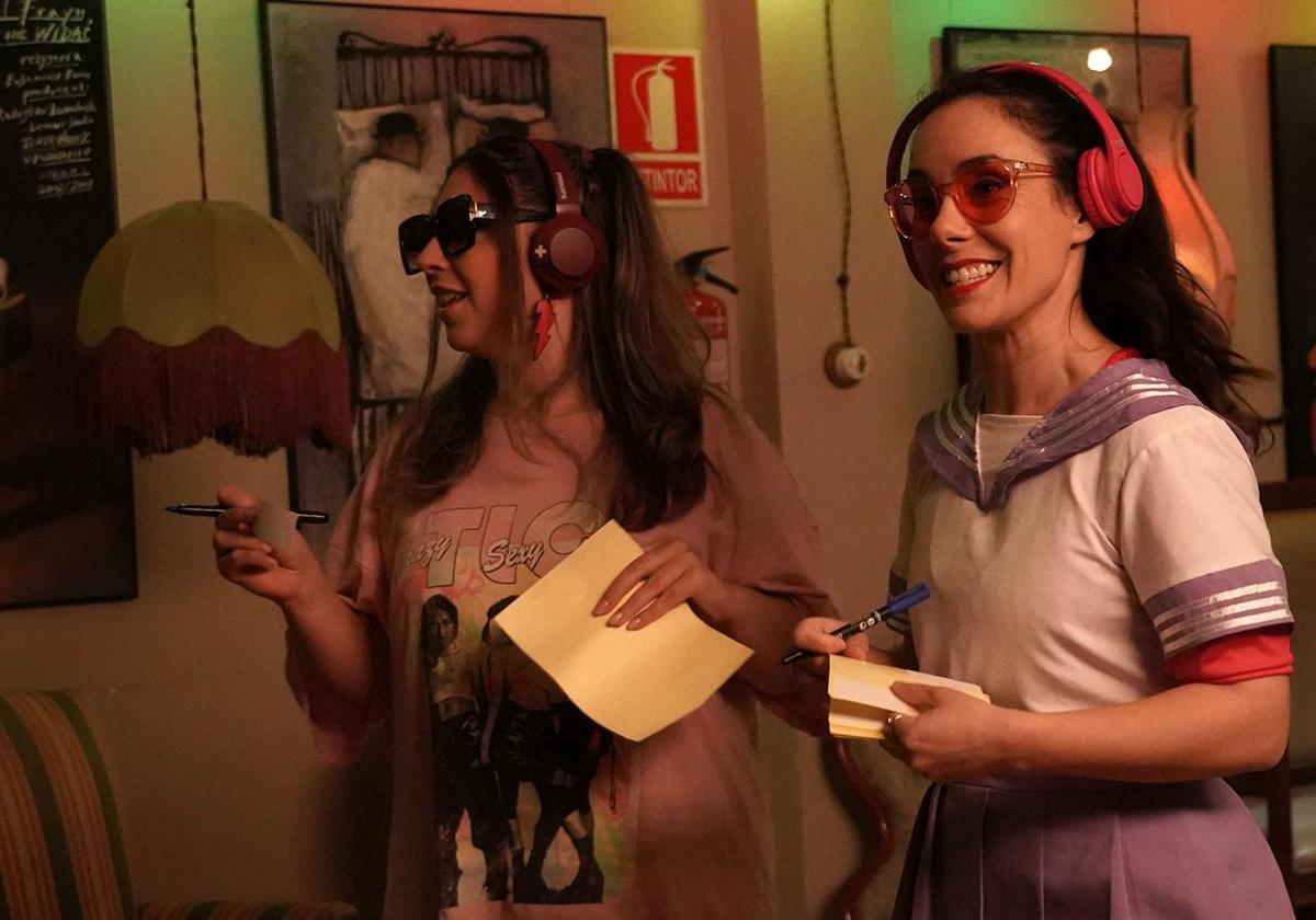 Dos de las actrices de la obra que se ofrece el sábado.