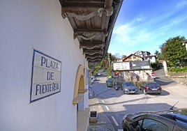 Plaza de Fuente Real que está en proyecto remodelar y es el acceso principal al Capricho de Gaudí.