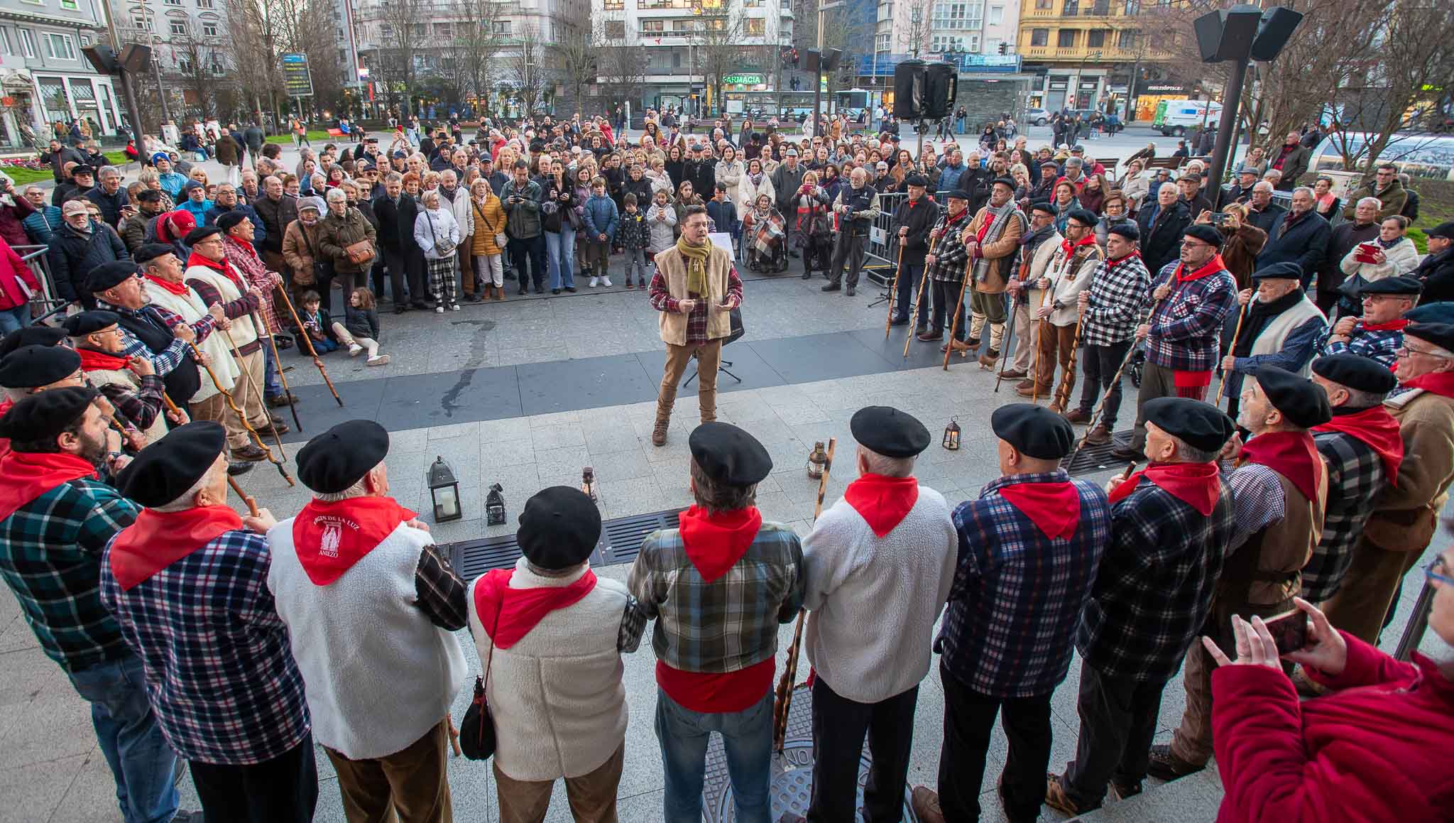 En Santander, la andadura de los marceros arrancó este viernes en el Ayuntamiento