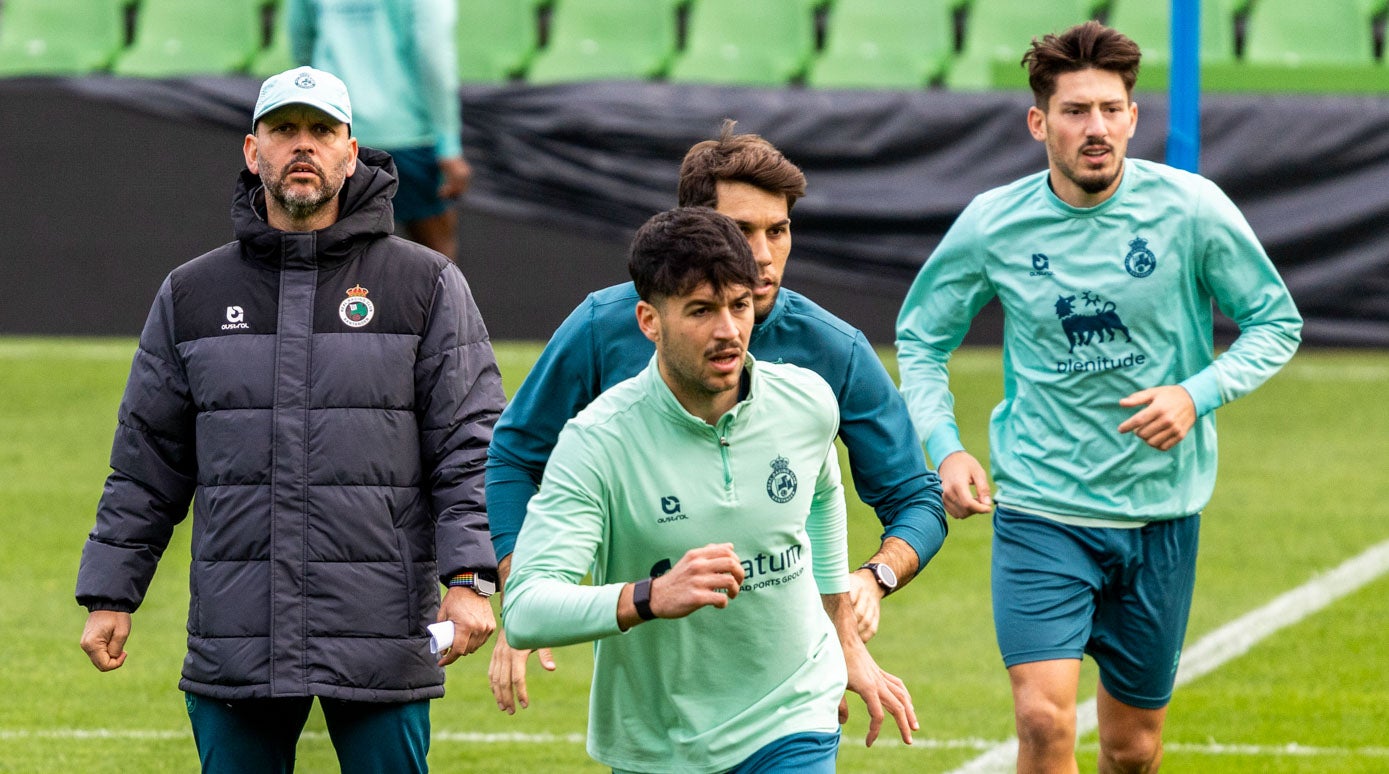 El técnico, durante la sesión del jueves en los Campos de Sport.