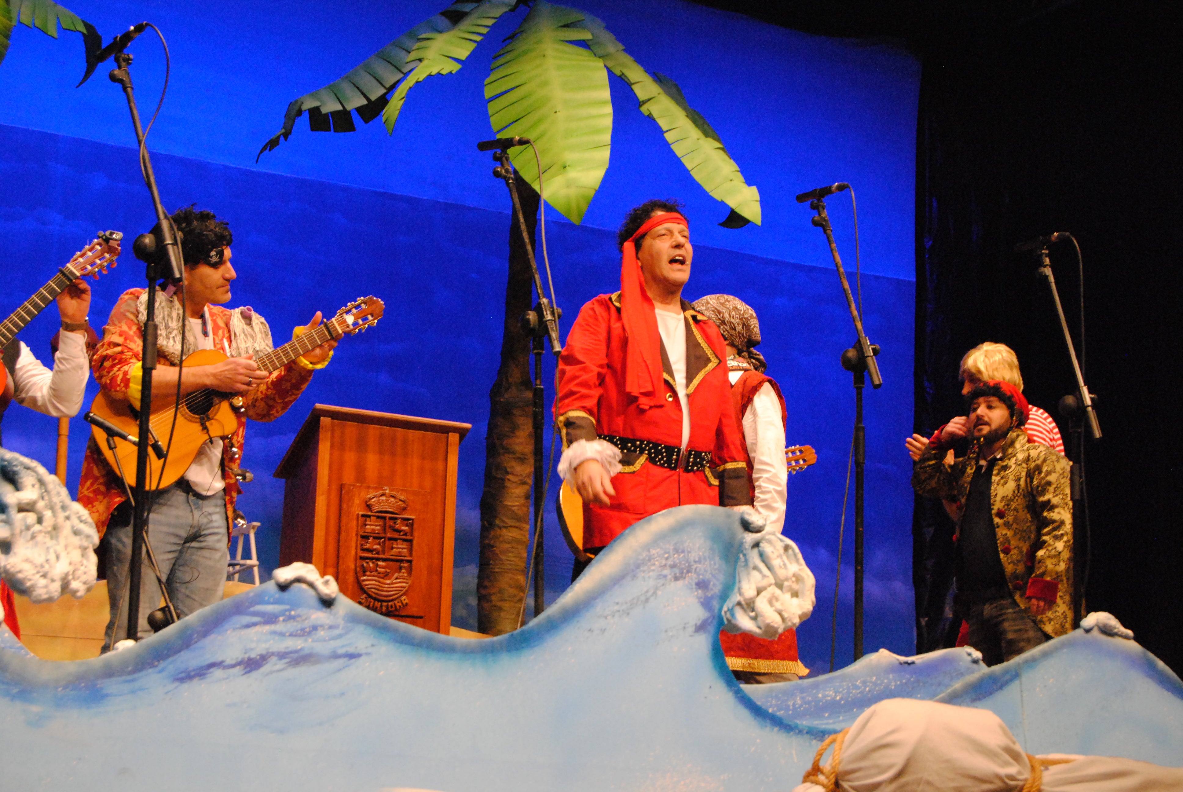 Toñete lleva 44 años vinculado al Carnaval de Santoña. 