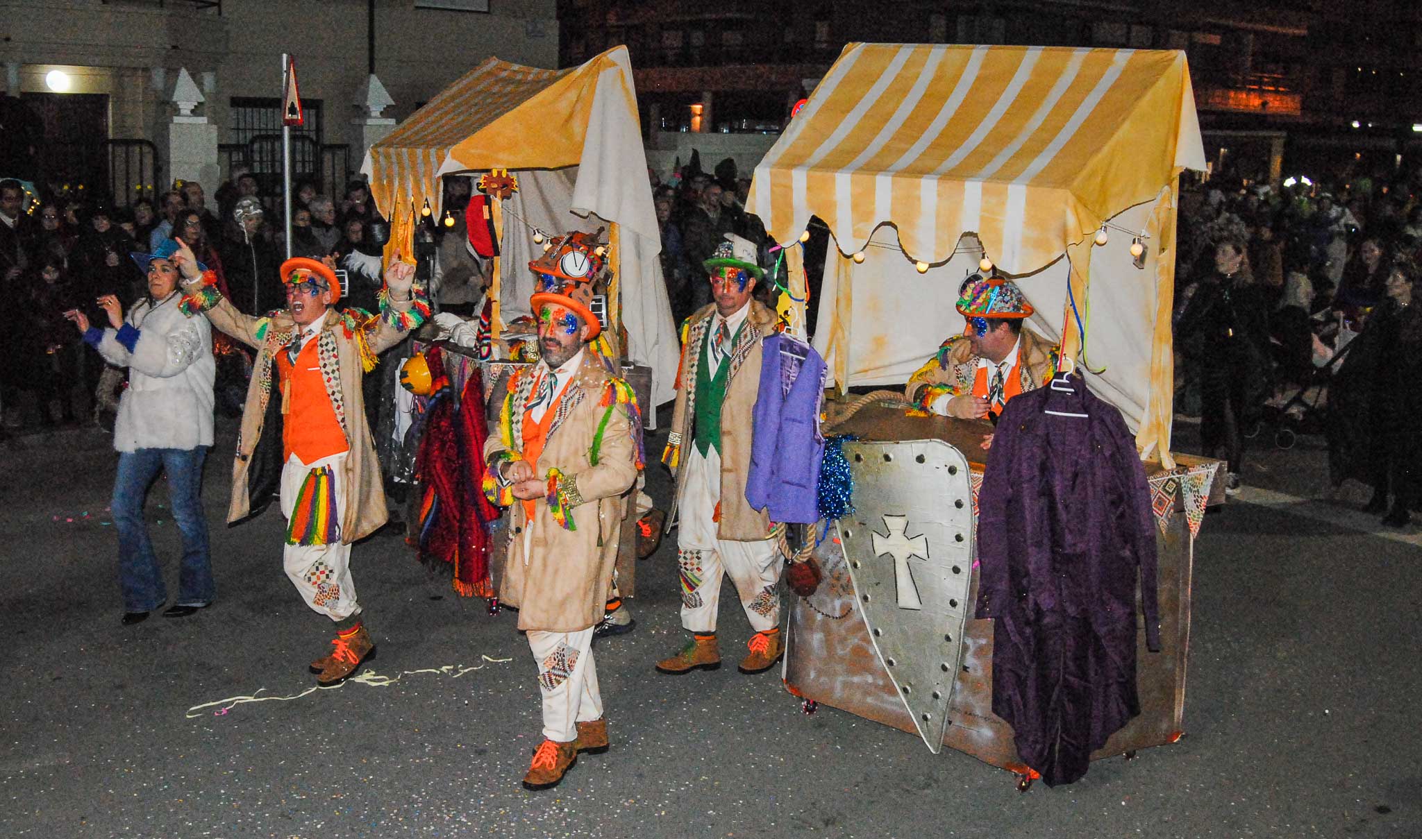 Los Frágile no faltaron a la cita con su callejón del Carnaval.