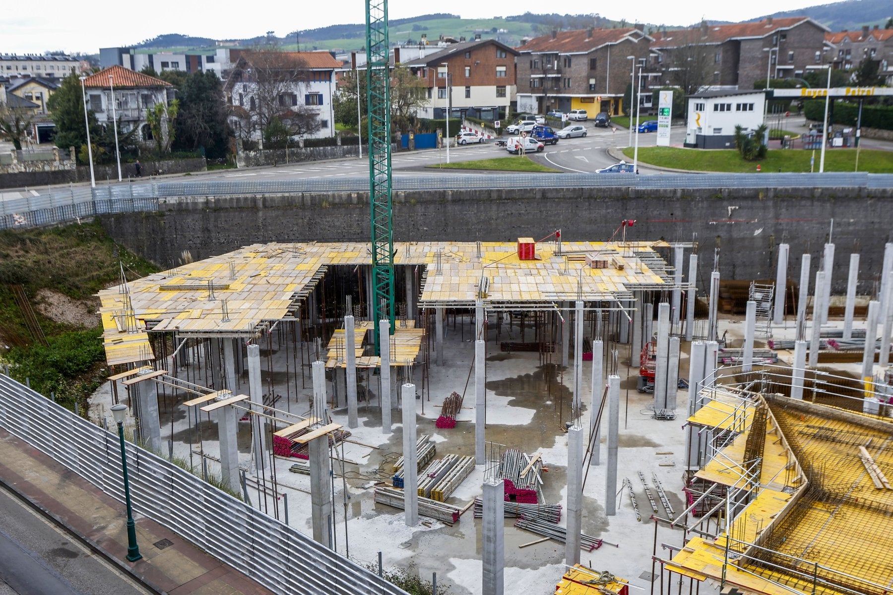 El aparcamiento del Ferial levanta su estructura y acelera para sumar 222 plazas a finales de este año