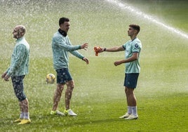 Saúl García, junto a Mario García, durante un entrenamiento.