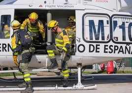 Miembros de la Brif de Ruente realizan una recreación en el helipuerto de Jaedo.