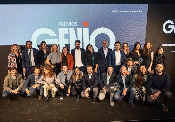 Foto de familia de los ganadores en la XVIII edición de los Premios GENIO Innovación que se celebró en Santander.