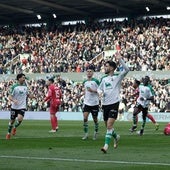 Andrés Martín celebra el tanto que dio la victoria al Racing frente al Tenerife.