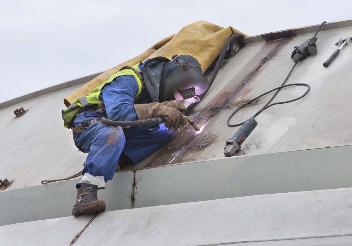 El coste laboral para las empresas cántabras sube un 1,6%, a la cola nacional