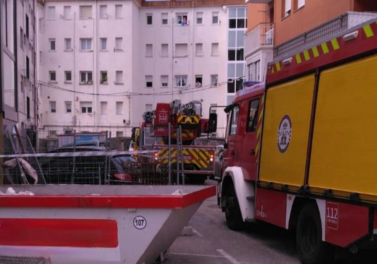 Dos heridos en el incendio de una vivienda en Laredo