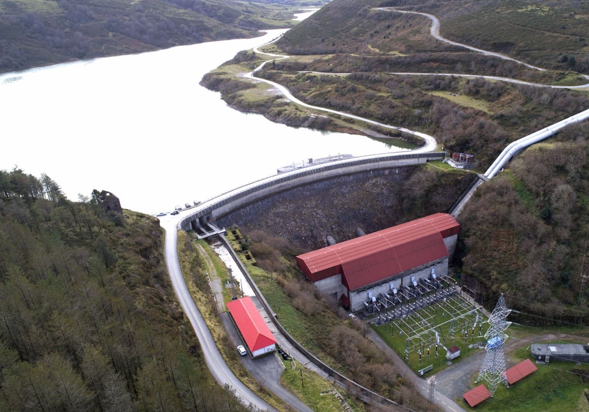 Central hidroeléctrica de Aguayo, propiedad de Repsol.