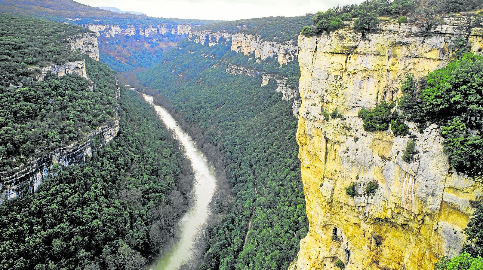 Los Cañones del Ebro, entre Burgos y Cantabria, son la frontera entre Valderredible y Orbaneja del Castillo