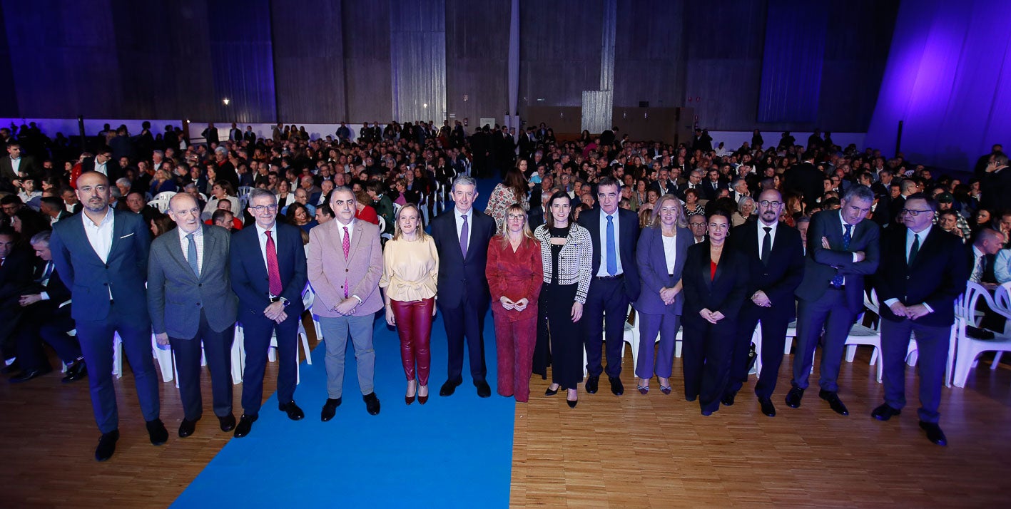 Javier López Estrada, Mariano Linares, César Díaz, Roberto Media, Isabel Urrutia, Luis Revenga, María Eugenia Gómez de Diego, Gema Igual, Ignacio Pérez, María José González Revuelta, Begoña Gómez del Río, César Pascual, Eduardo Miñambres e Íñigo Noriega. 