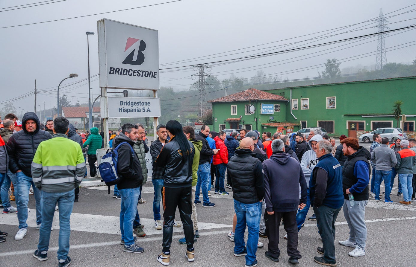 Los trabajadores estarán toda la jornada concentrados en la entrada de la fábrica de Puente San Miguel
