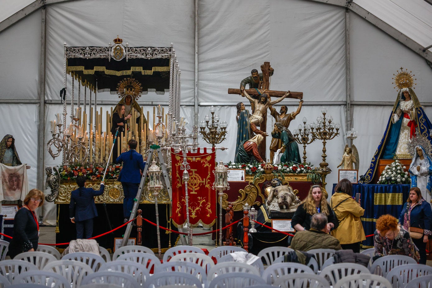 Momentos previos a la inauguración de la exposición.
