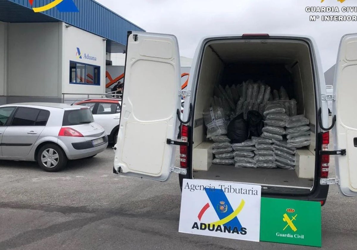 Tres años y medio de cárcel para dos hombres que transportaban un alijo de 283 kilos de marihuana