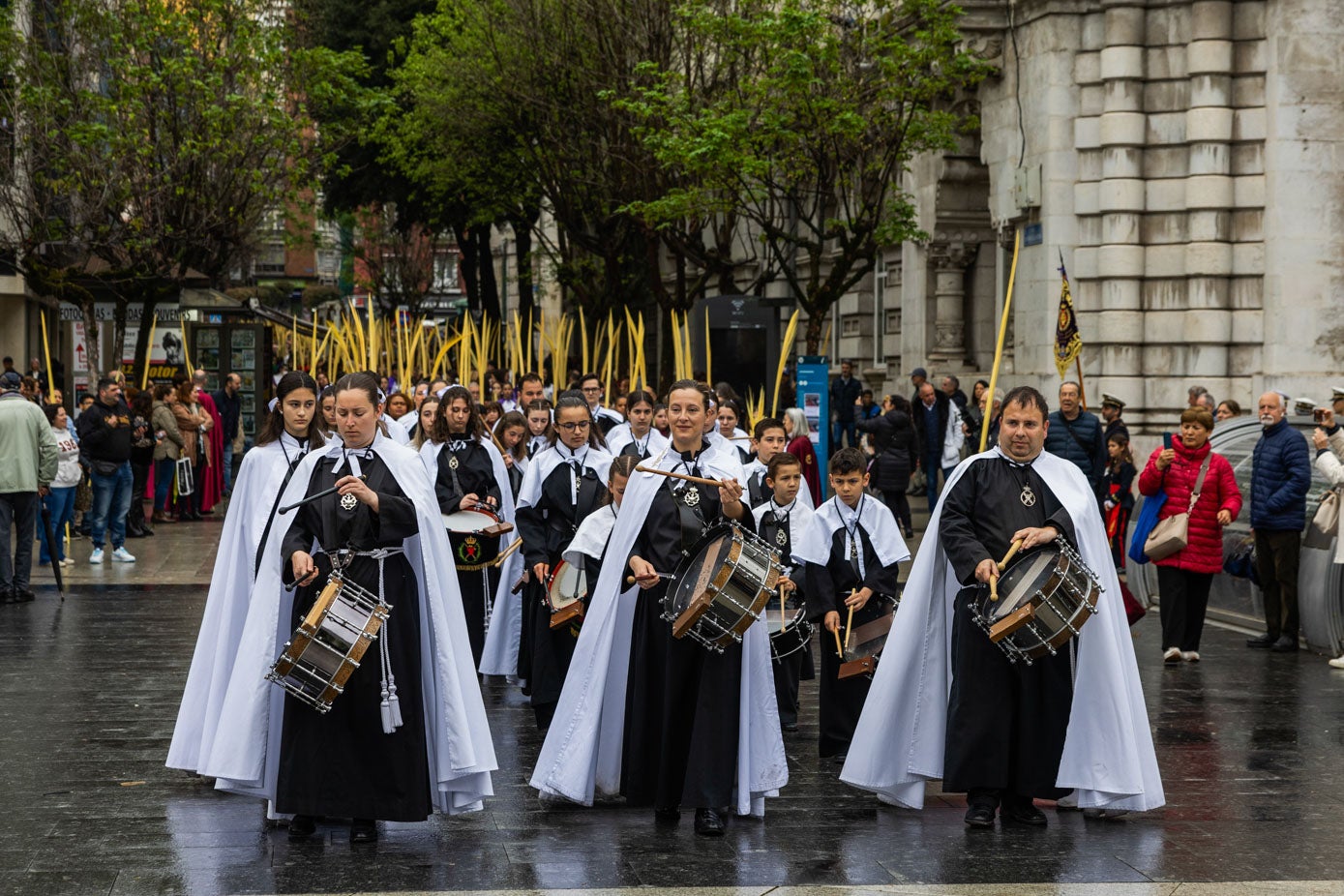Una de las bandas de cornetas y tambores que ha participado en la procesión del Domingo de Ramos.