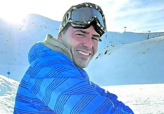 Rafael tenía 39 años, vivía en la localidad de Maliaño y era un apasionado del deporte y su familia.
