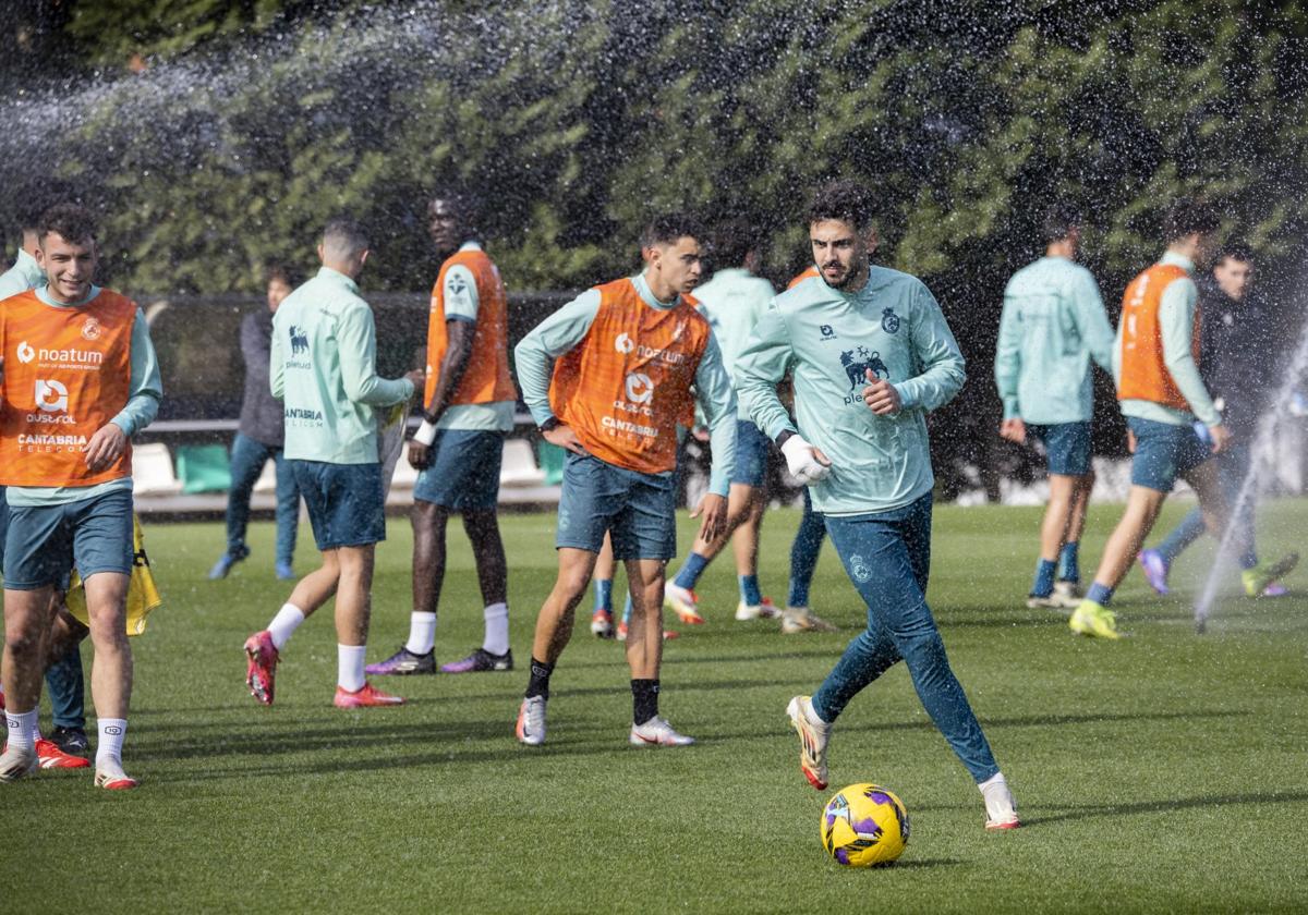 Andrés Martín, en una sesión de entrenamiento en las Instalaciones Nando Yosu, de La Albericia.
