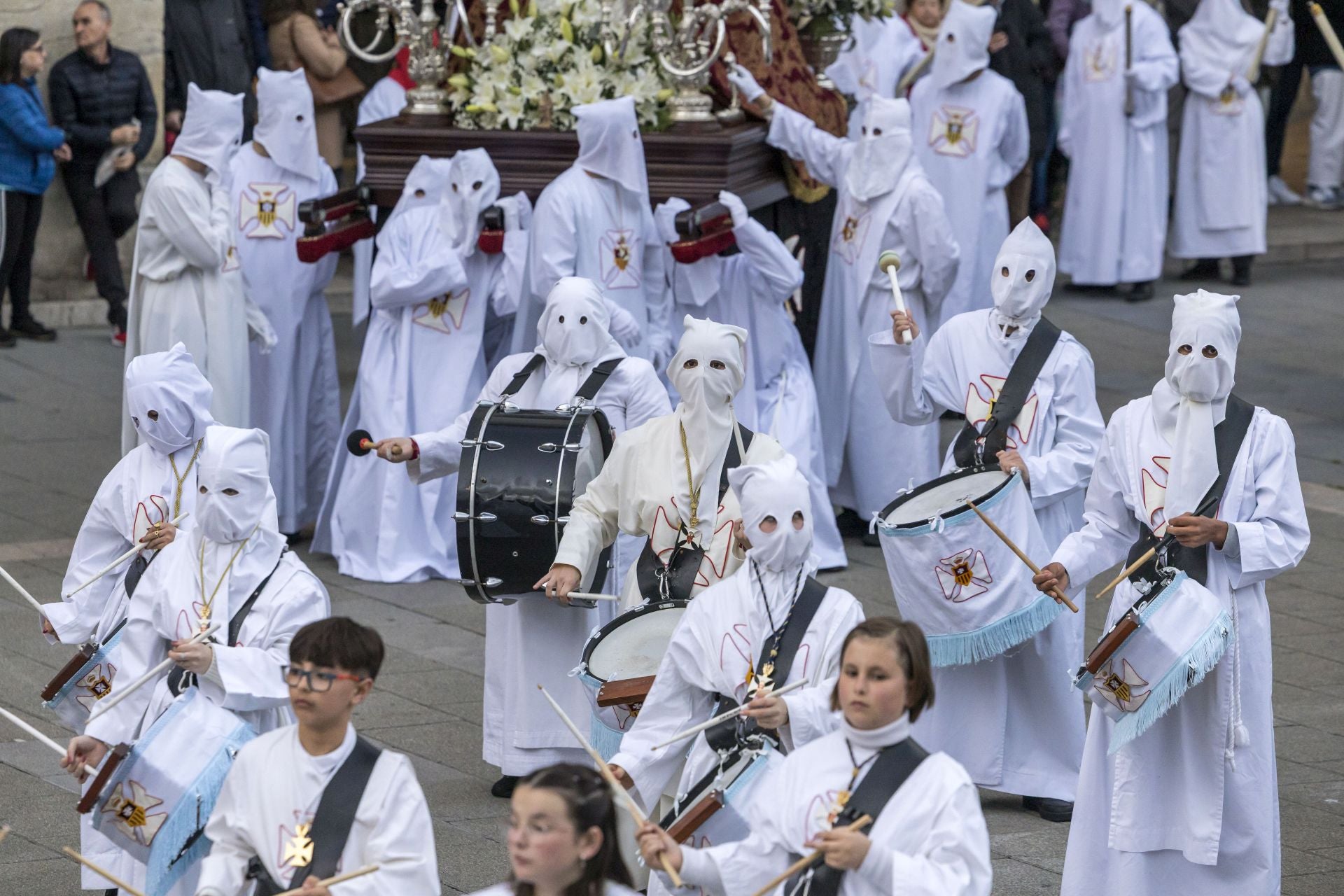 Niños y jóvenes formaron parte de las comitivas.