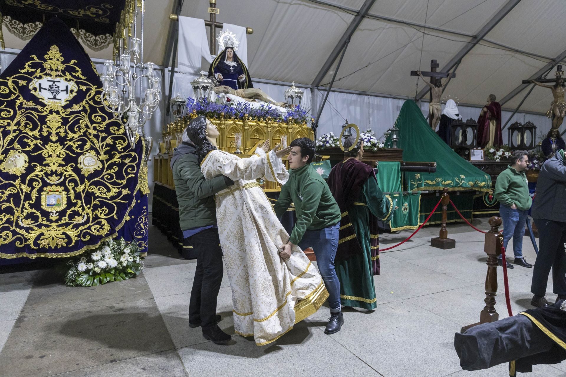La procesión de La Soledad tiene más de 400 años de antigüedad, a principios del siglo XX dejó de realizarse, y se recuperó posteriormente en el año 1969