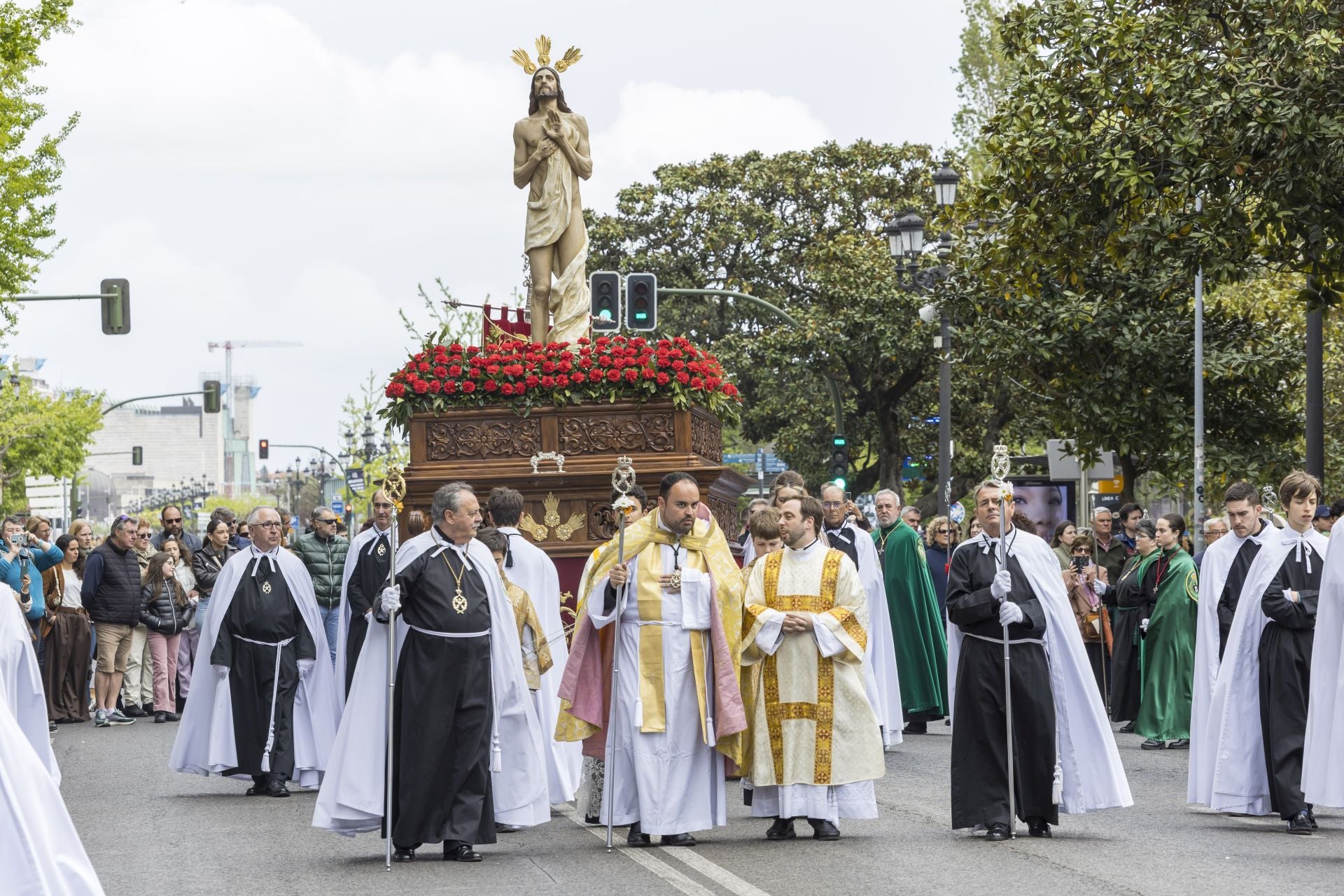 Cristo Resucitado, representa a Cristo saliendo del Sepulcro