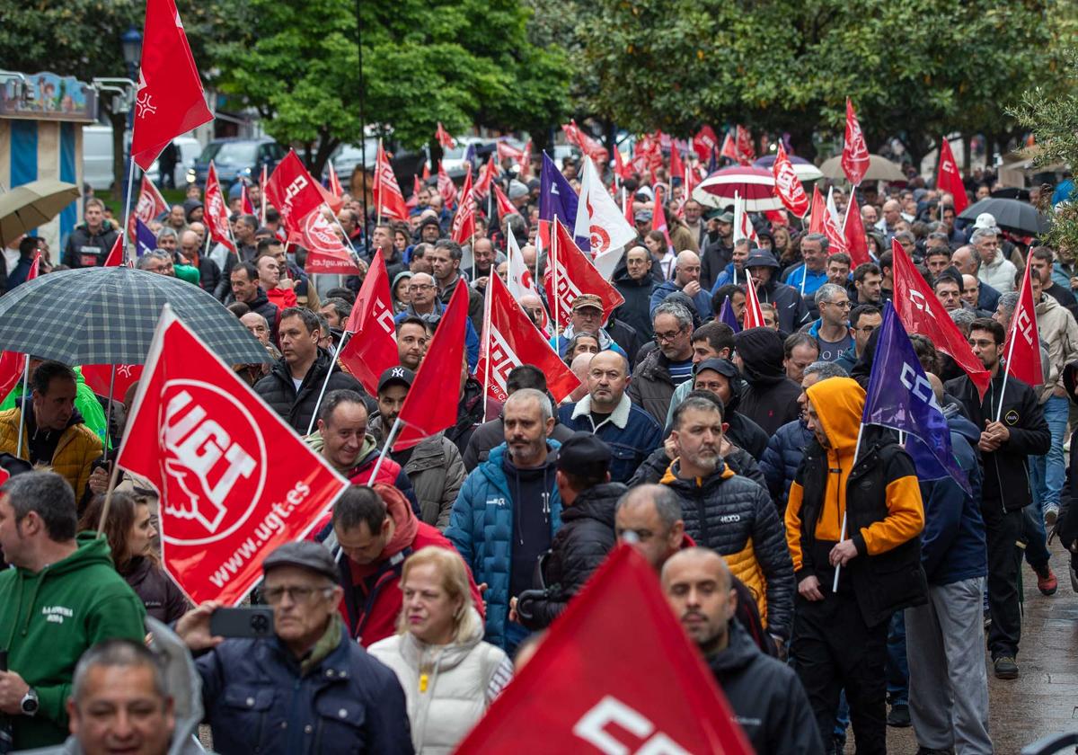 La manifestación del metal en Santander, en imágenes