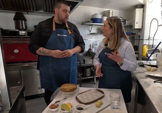 Así hacen los tortos de maíz con langostinos en el restaurante Ciclo de Ruente