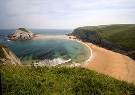 La de Santa Cruz de Bezana es una de las costas más bellas de Cantabria.