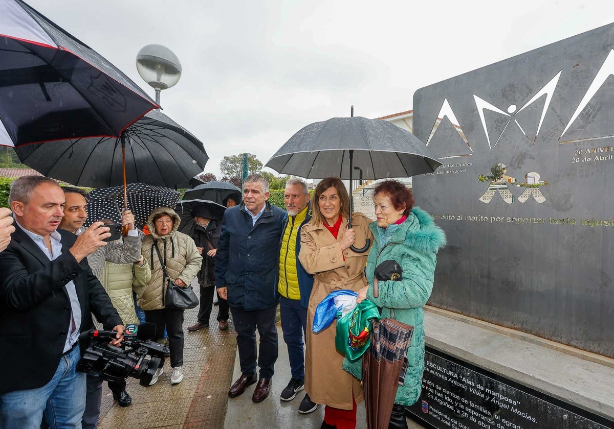 Juan José Barruetabeña, Antonio Vilela, María José Sáenz de Buruaga y Manuela Jaén.