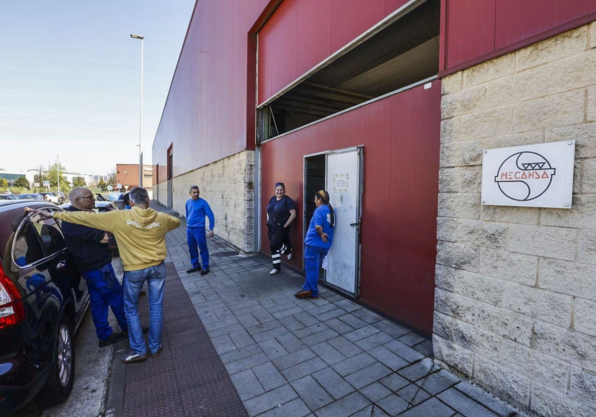 La gran industria cántabra paraliza horas su producción y evalúa los daños por el apagón