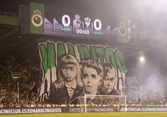 El tifo que se exhibió en los Campos de Sport ante el Albacete en la jornada 13 fue único en España, con iluminación, efectos de humo y música.