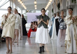 Las prendas diseñadas por Eva Gómez, de la marca Elysea Studio, que se ha llevado el premio ex aequo a la Mejor Colección.