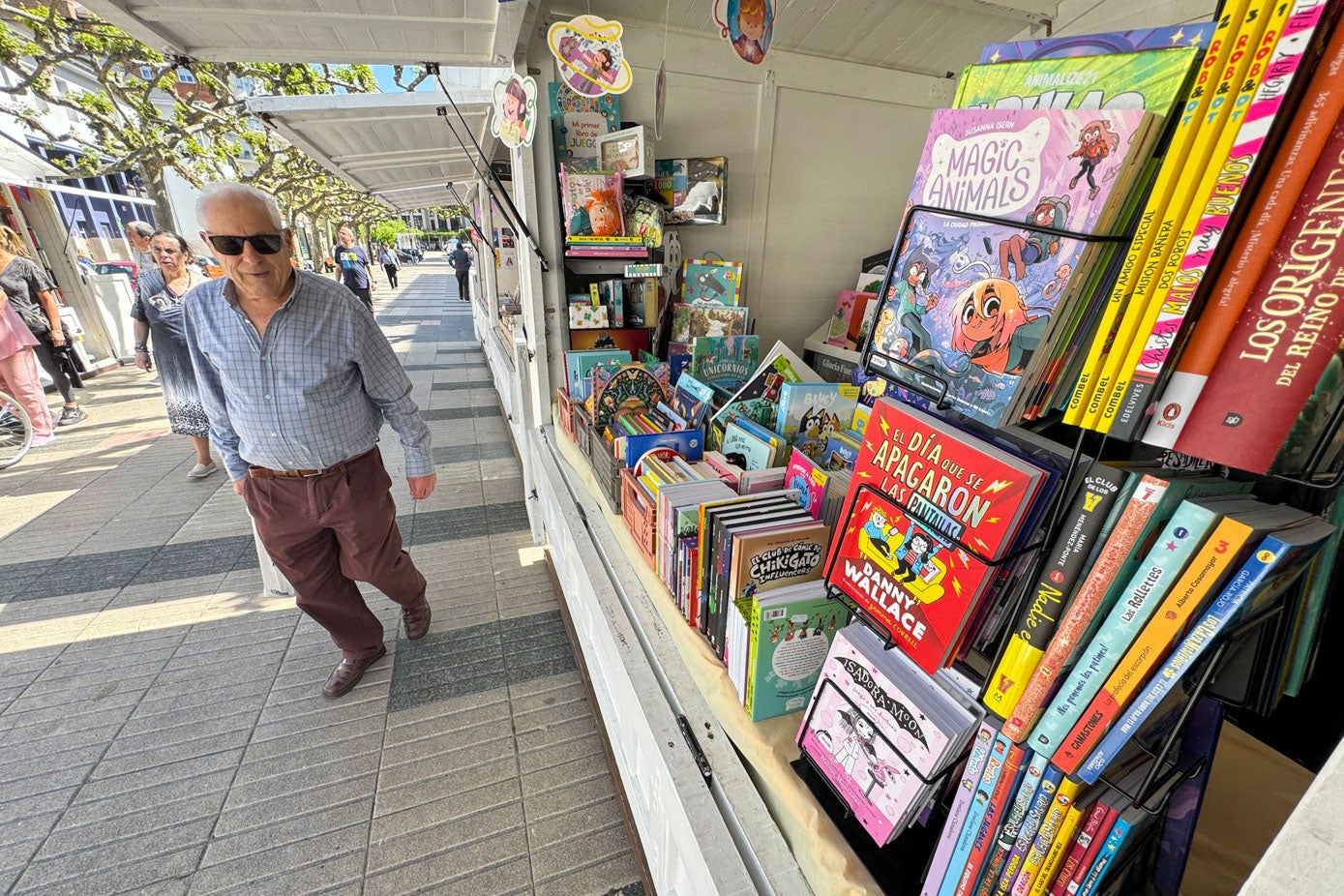 Además de la venta de libros, en la feria hay programadas firmas por parte de autores nacionales regionales y locales