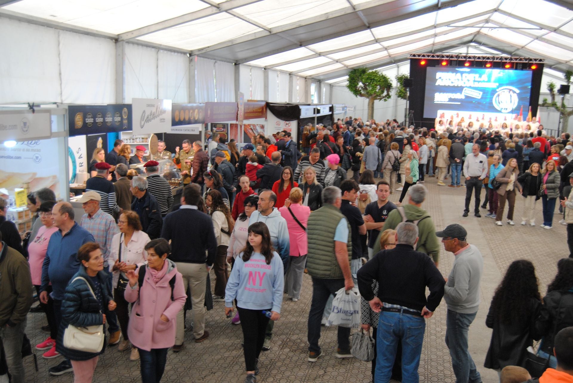 Al coincidir con una día festivo, la inauguración ha contado con un gran ambiente. 