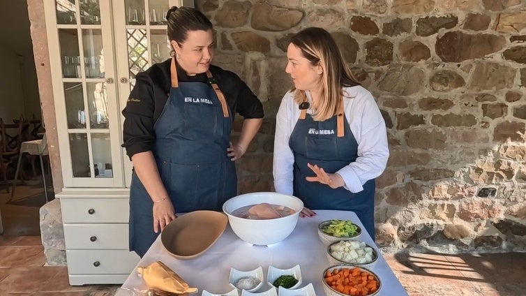 Así se hace la oreja a la plancha con salsa brava en el restaurante Hilo