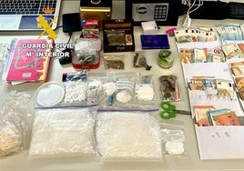 Desmantelado un piso de venta de cocaína en Muriedas en una operación con seis detenidos