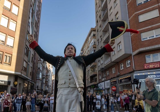El héroe de Muriedas encarnado por el actor Fernando Rebanal