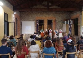 Participantes en una de las actividades de Riotuerto.