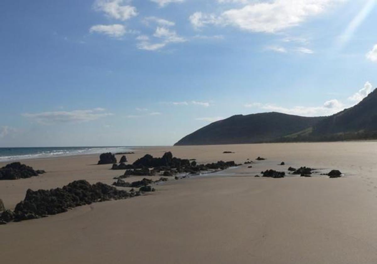 Once playas de Cantabria lucirán este verano una 'Bandera azul'