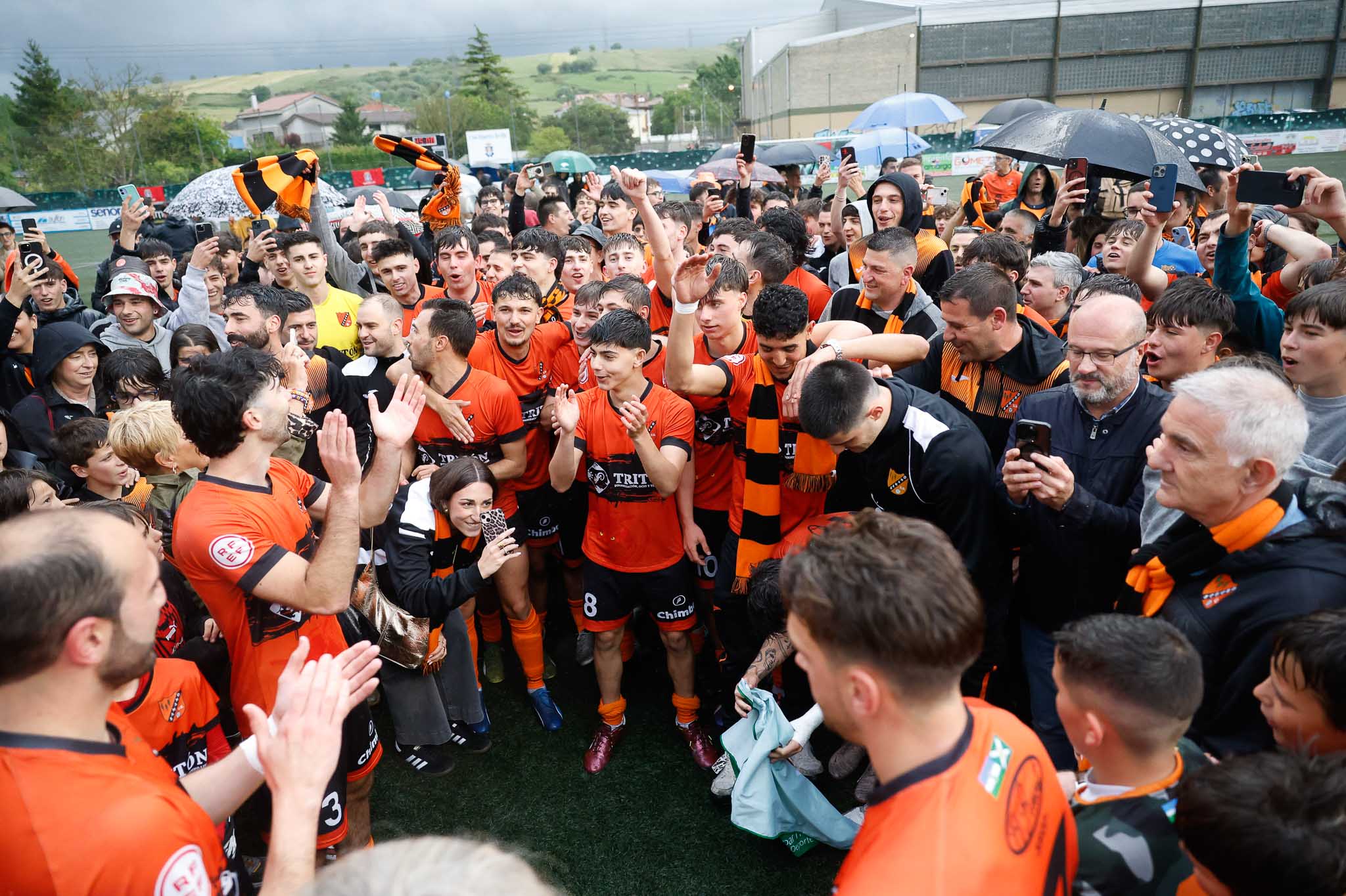 Los móviles inmortalizaron el momento del ascenso.
