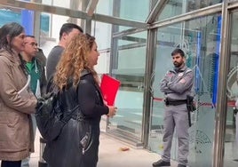 Dan el alto a la Junta de Personal en la sede del Gobierno