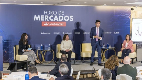 Los ponentes durante la mesa redonda que tuvo lugar en el Gran Hotel Sardinero.